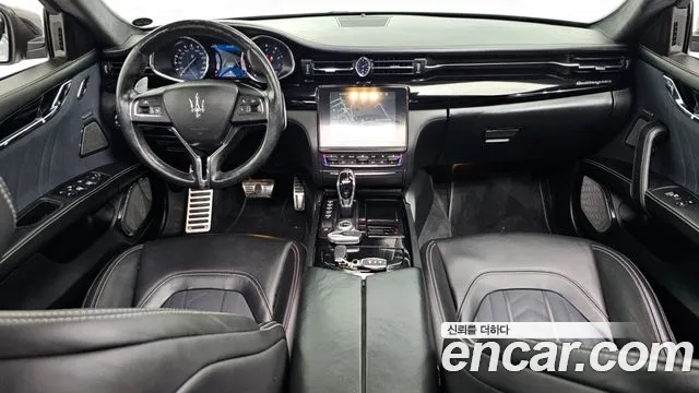 Maserati Quattroporte — интерьер