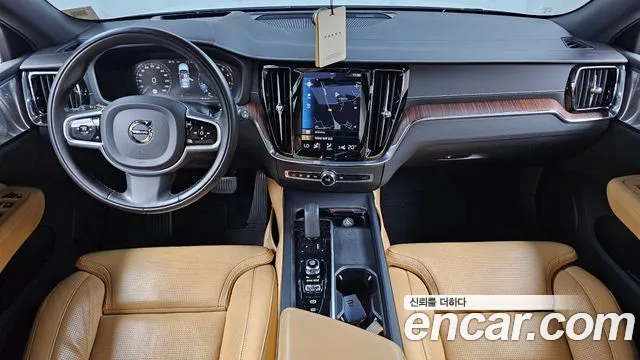 Volvo V60 — интерьер