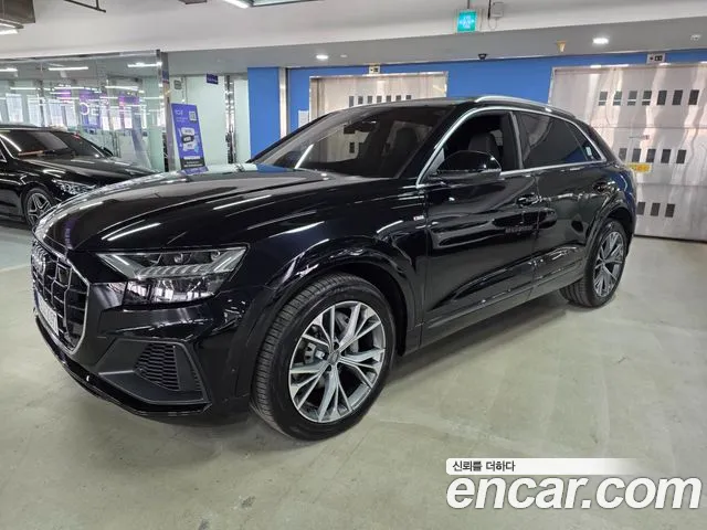 Audi Q8