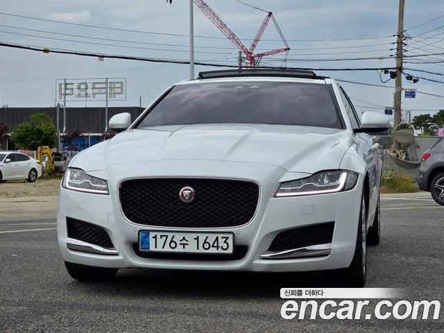 Jaguar XF