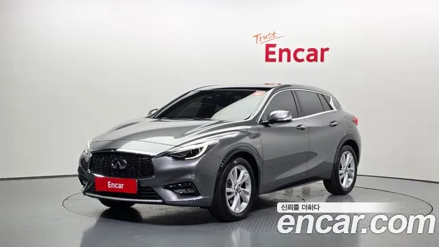 Infiniti Q30