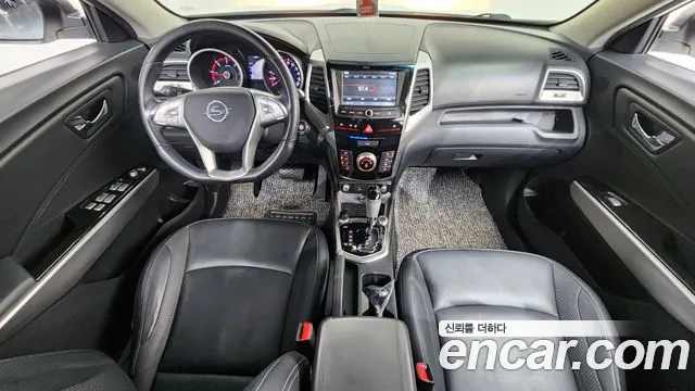 KG Mobility Tivoli — интерьер