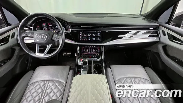 Audi Q7 — интерьер