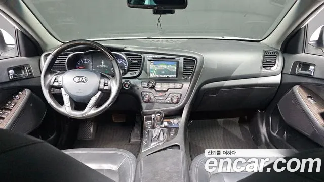 Kia K5 — интерьер