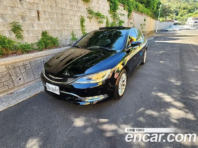 Chrysler 200