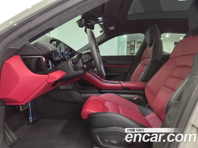 Porsche Taycan — интерьер