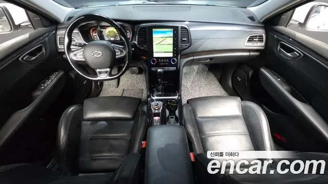 Renault Korea SM6 — интерьер