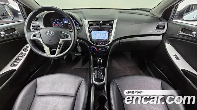 Hyundai Accent — интерьер