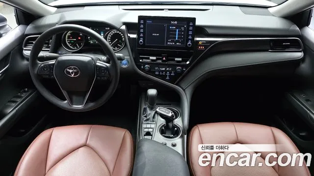 Toyota Camry — интерьер