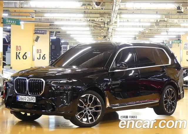 BMW X7