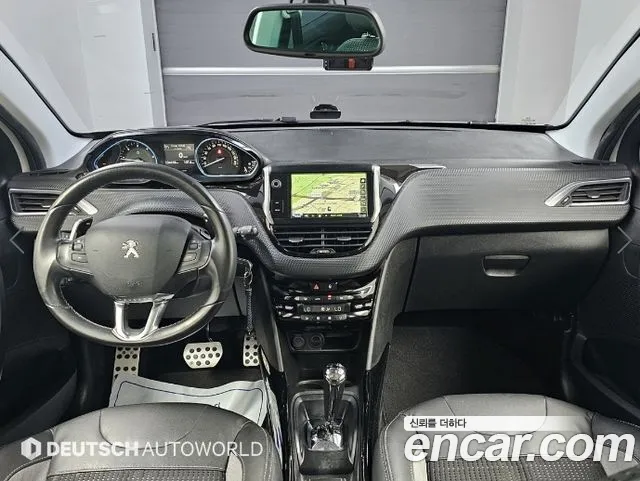 Peugeot 2008 — интерьер