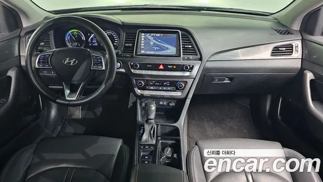 Hyundai Sonata — интерьер
