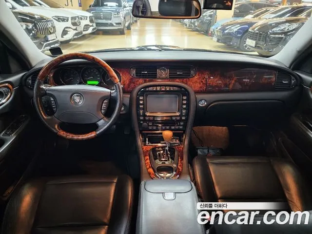 Jaguar XJ-6 — интерьер