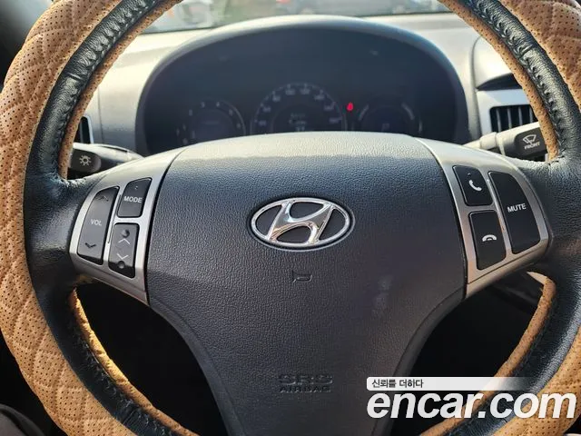 Hyundai Elantra — интерьер