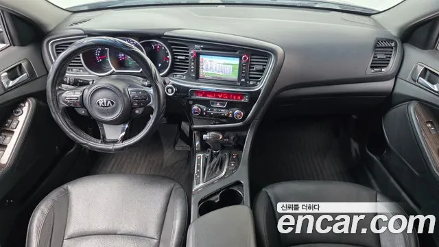 Kia K5 — интерьер