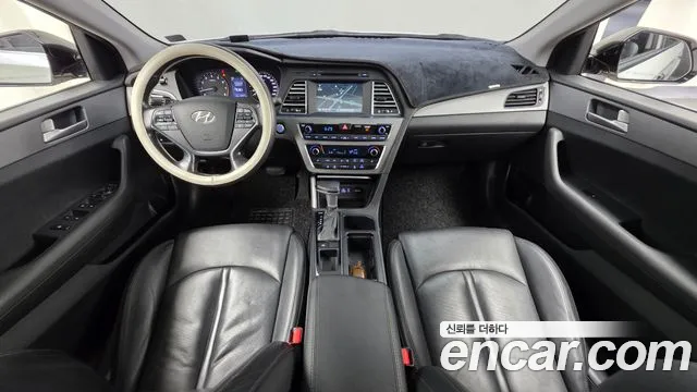 Hyundai Sonata — интерьер