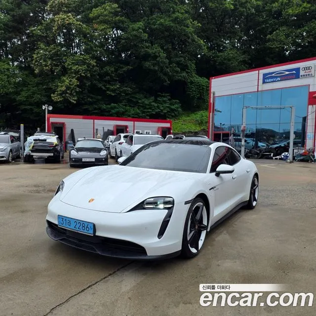 Porsche Taycan