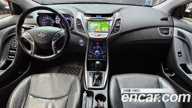 Hyundai Elantra — интерьер