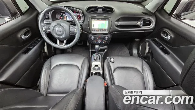 Jeep Renegade — интерьер