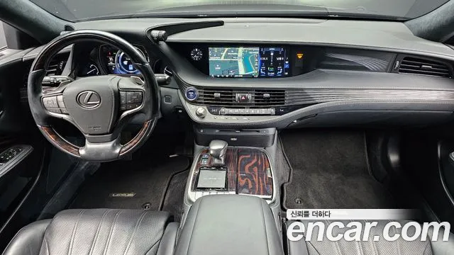 Lexus LS — интерьер