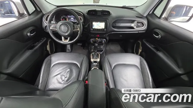 Jeep Renegade — интерьер