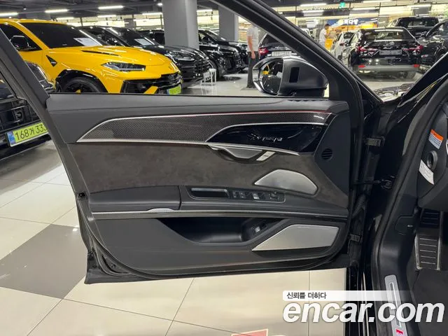 Audi S8 — интерьер