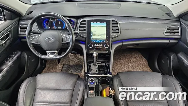 Renault Korea SM6 — интерьер