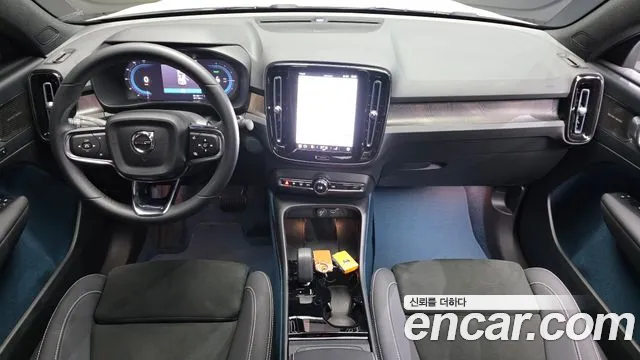 Volvo C40 — интерьер
