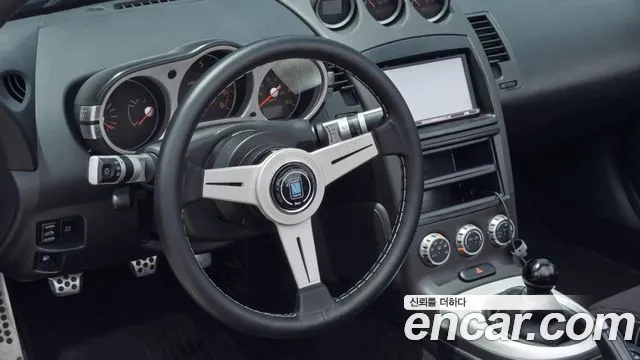 Nissan 350Z — интерьер
