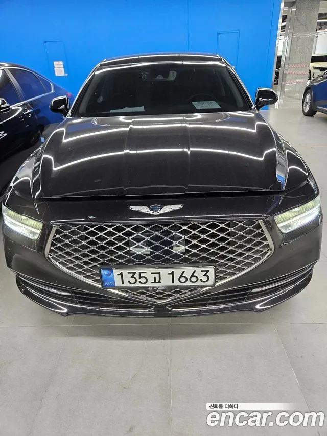 Genesis G90