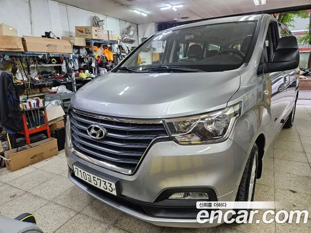 Hyundai Starex