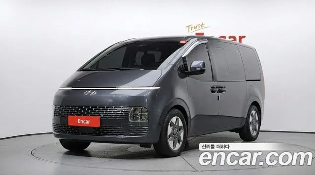 Hyundai Staria