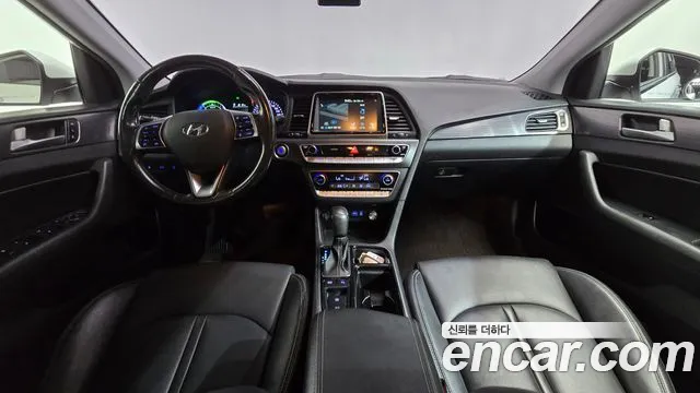 Hyundai Sonata — интерьер