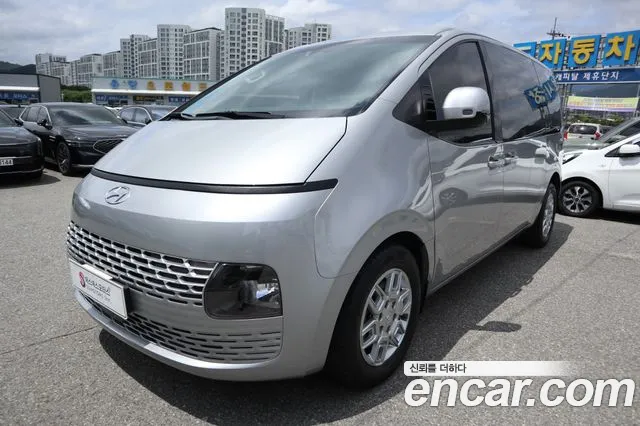 Hyundai Staria