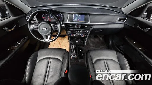 Kia K5 — интерьер