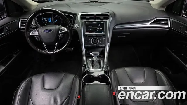 Ford Fusion — интерьер