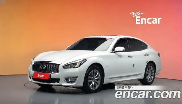 Infiniti Q70