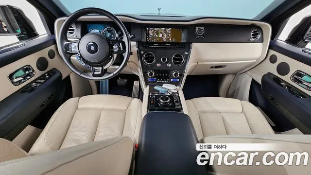 Rolls-Royce Cullinan — интерьер