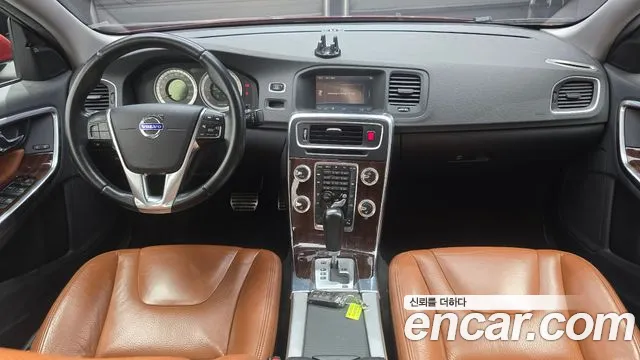 Volvo S60 — интерьер