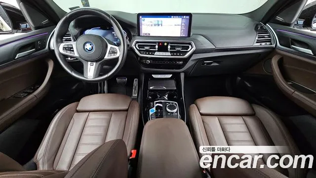 BMW iX3 — интерьер