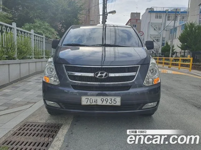 Hyundai Starex