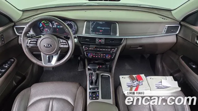Kia K5 — интерьер