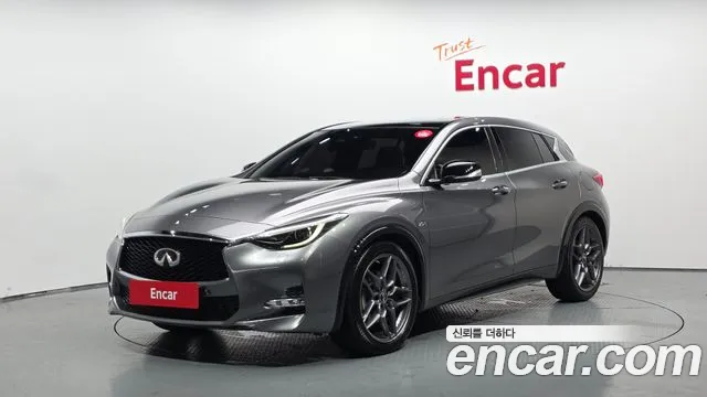 Infiniti Q30