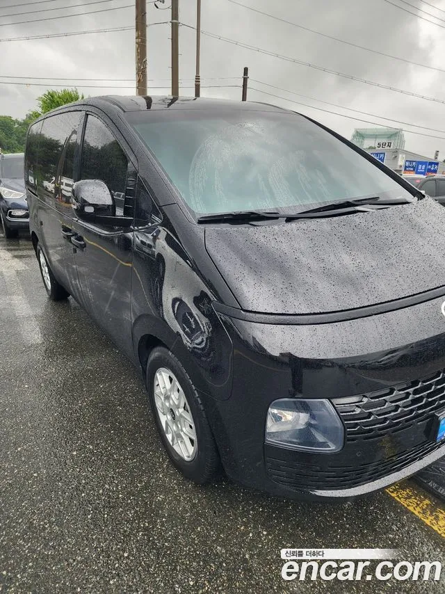 Hyundai Staria
