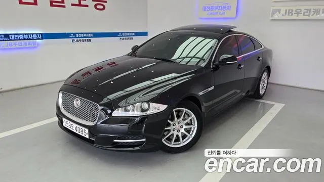 Jaguar XJ