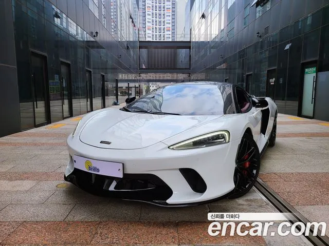 McLaren GT