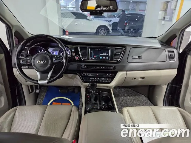 Kia Carnival — интерьер