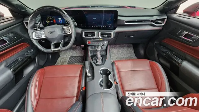 Ford Mustang — интерьер