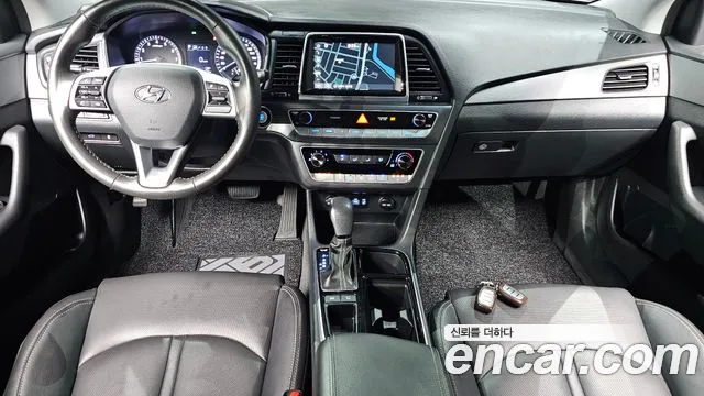 Hyundai Sonata — интерьер