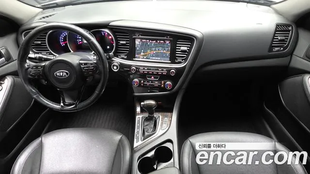 Kia K5 — интерьер